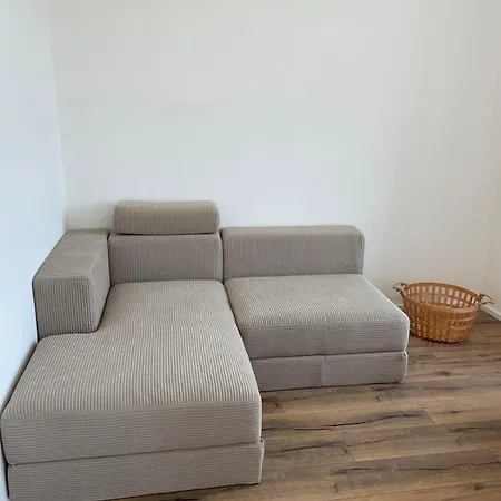 Living 7 Aparthotel 3*